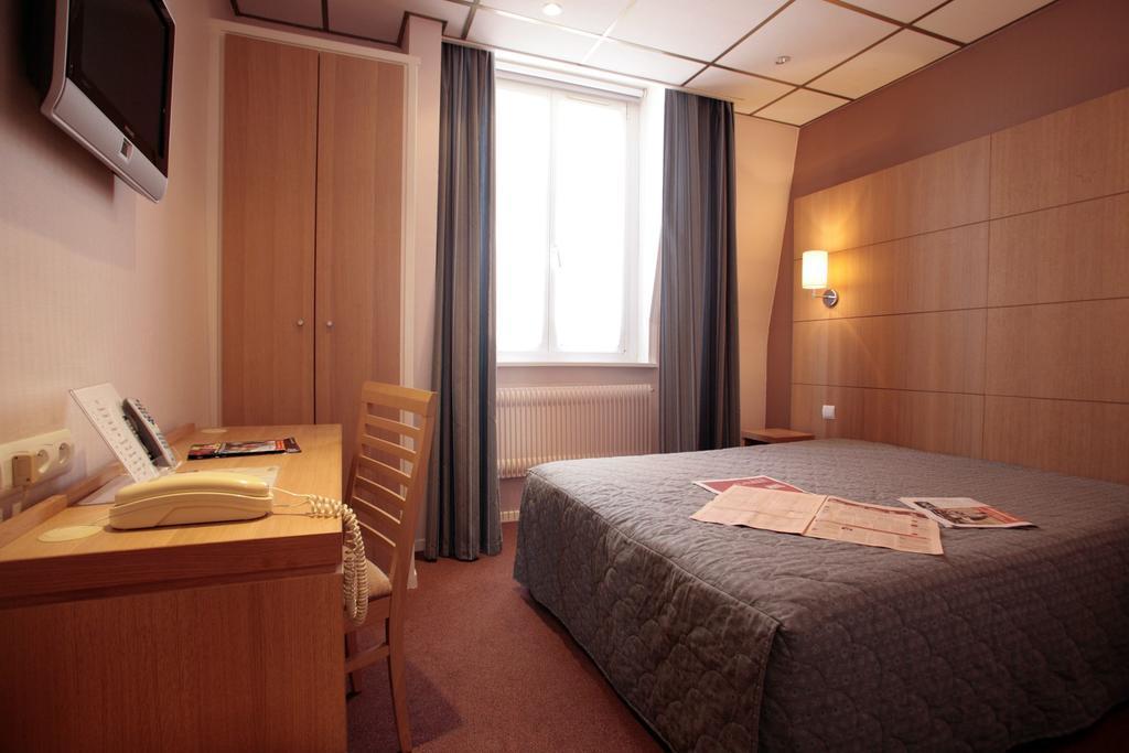 Hotel Restaurant L'Hirondelle Dunkirk Room photo